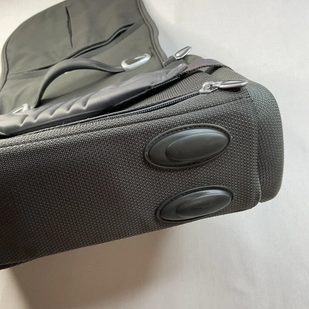 Tumi‎ T3 6412SM Ballistic Nylon Messenger Bag Charcoal Gray Laptop Briefcase